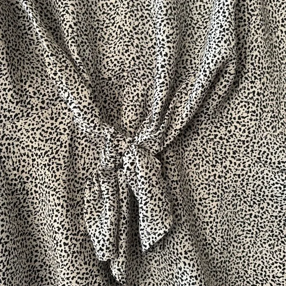 Sienna Sky Black and White Speckled Tie-Front Blouse - Picture 4 of 12